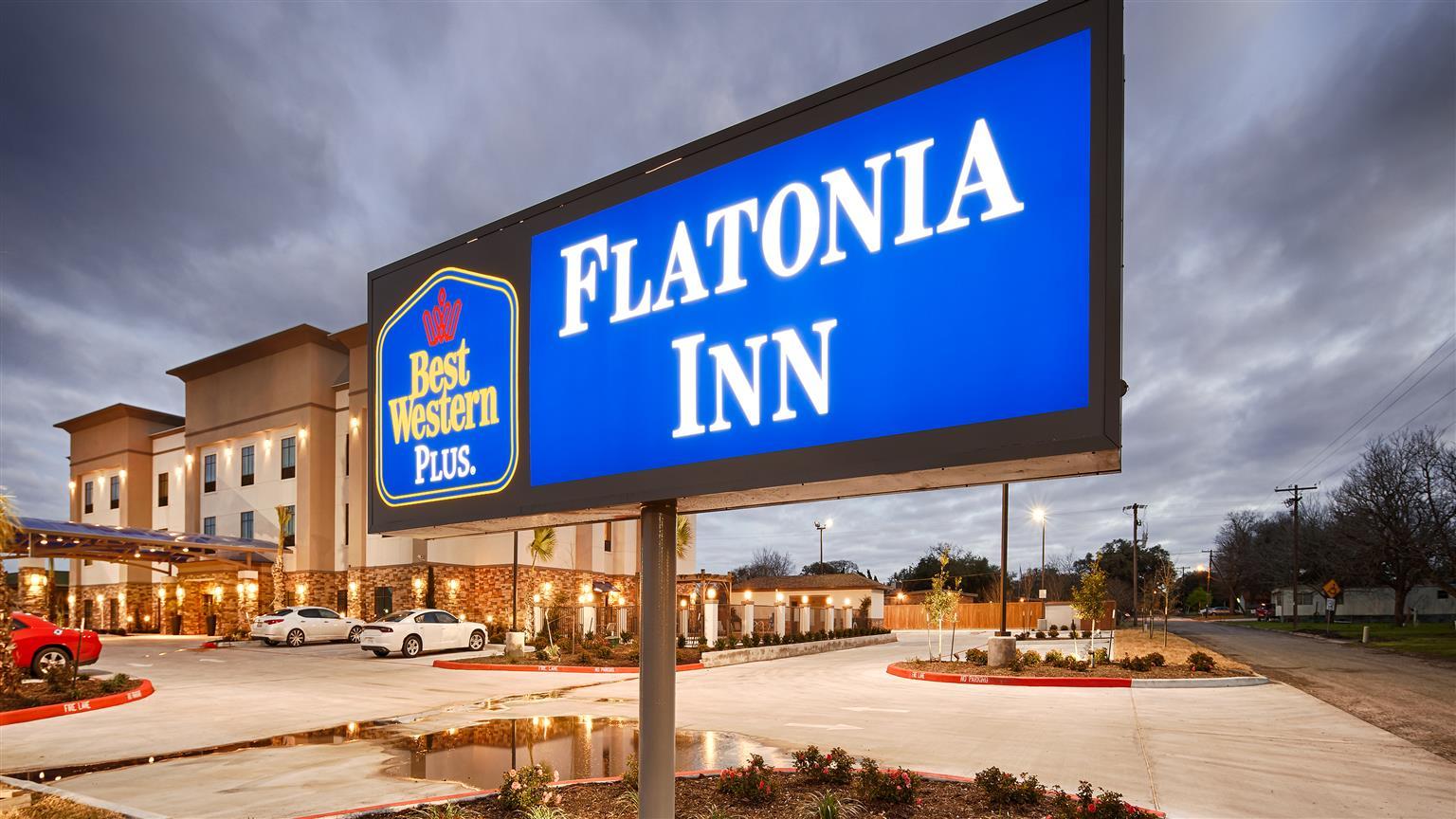 Best Western Plus Flatonia Exterior foto